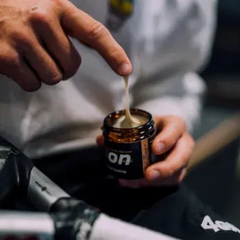 4on Total Grip Paste