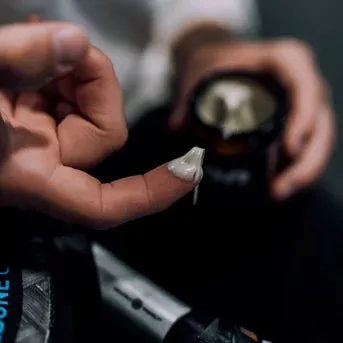 4on Total Grip Paste