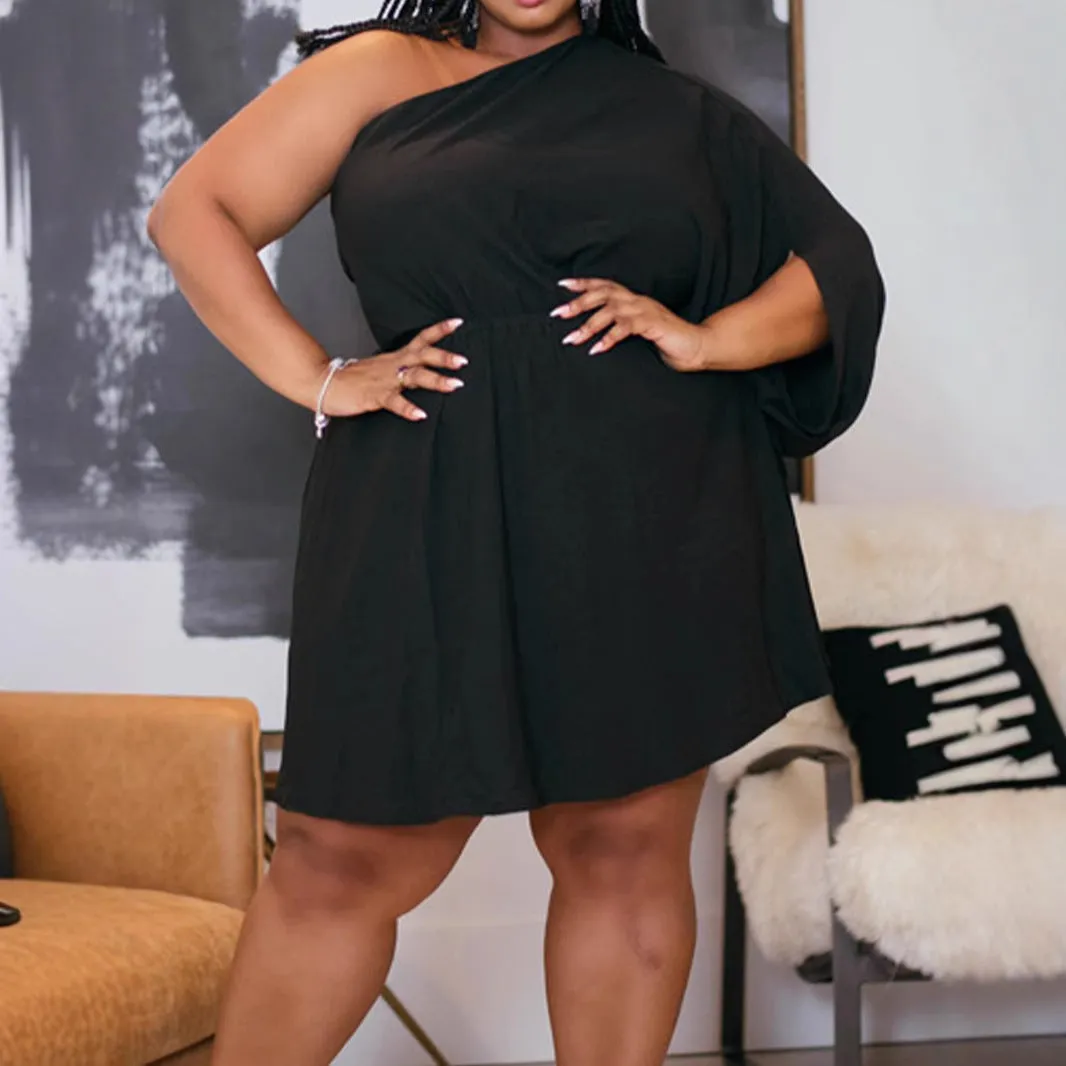 Elegant One-Shoulder Asymmetric Sleeve Mini Dress