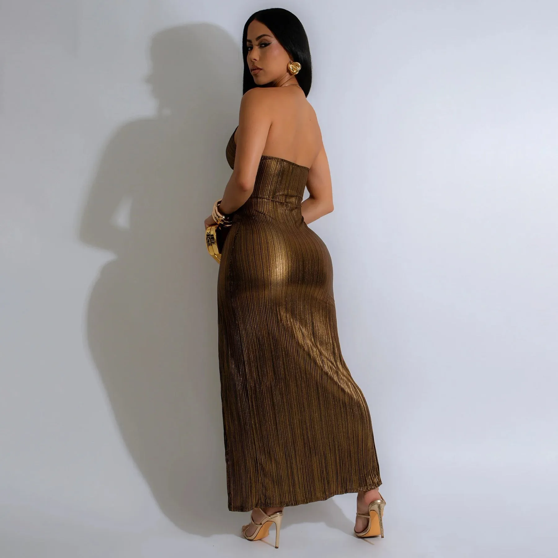 Glamorous Metallic Deep V-Neck High-Slit Sleeveless Party Gown