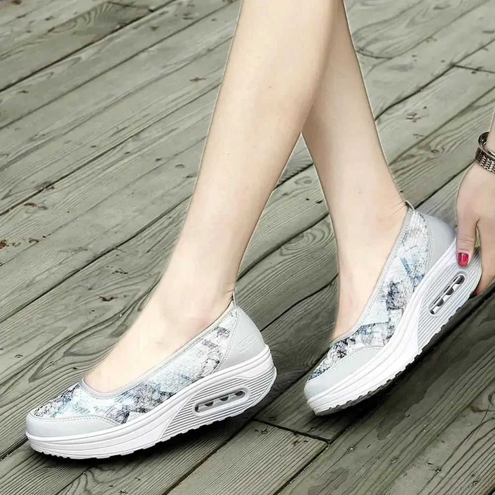 MVVJKE Embroider women lazy shoes shallow platform non-slip moccasins women shoes summer breathable lazy sneakers Zapatillas