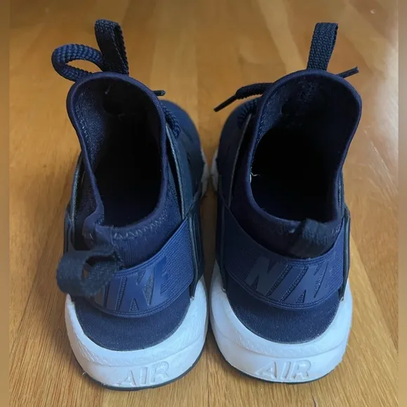 NIKE Huarache Big Kids - size 5.5 - color navy / royal blue