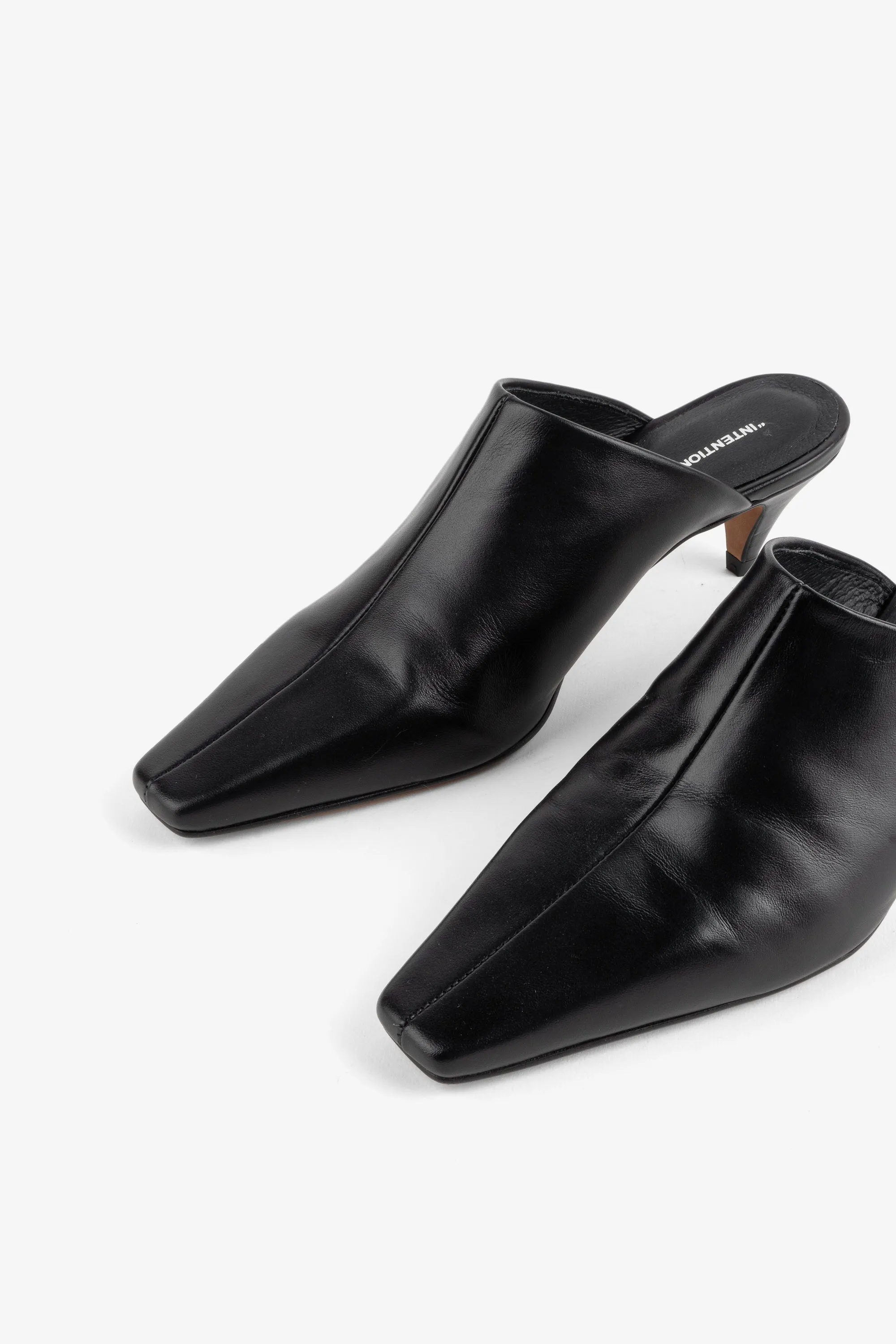 OFFICIALLY HEELED MULE