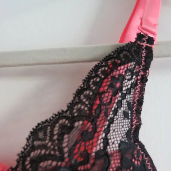 THE LITTLE BRA COMPANY Lucia Floral Lace Push Up Bra Licorice Raspberry 28B NWT
