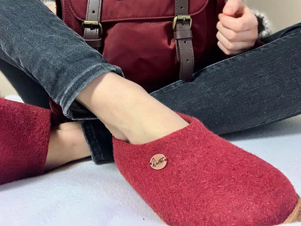WoolFit® closed heel Felt Clogs | Classic, dark red