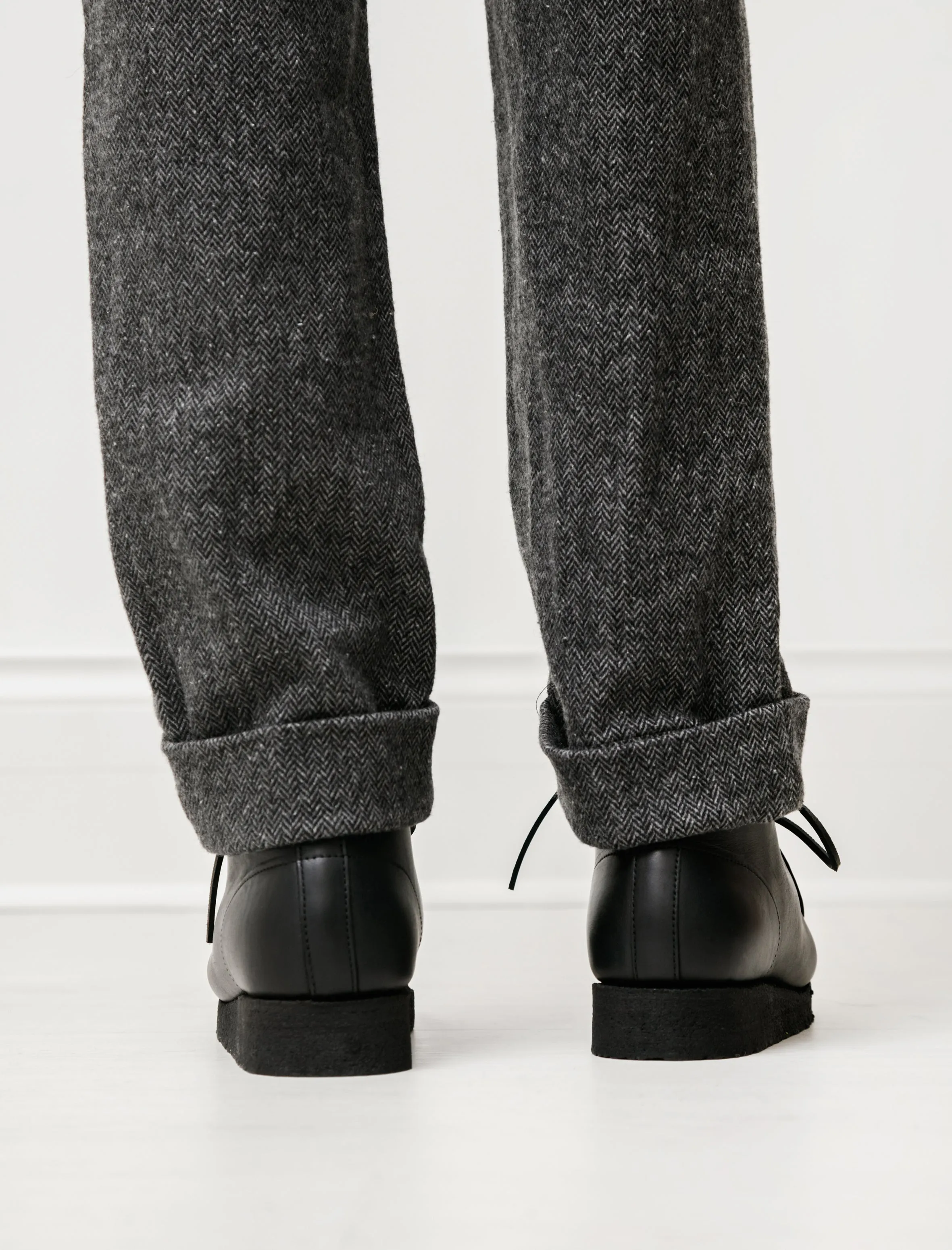 Yuks Type 2 Vaqueta Black